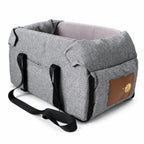 Panier de voyage pour petit chien et chat — fond blanc