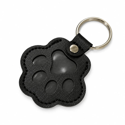 Porte-clés patte à souvenir — fond blanc