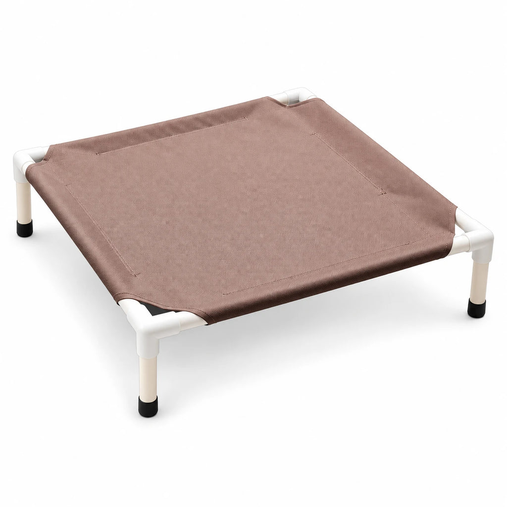Lit de voyage pliable surélevé pour chien et chat — fond blanc