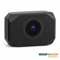 Mini caméra Wi-Fi noire pour la surveillance des chiens et chats sur fond blanc
