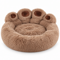 Panier patte en peluche pour chien et chat — produit sur fond blanc