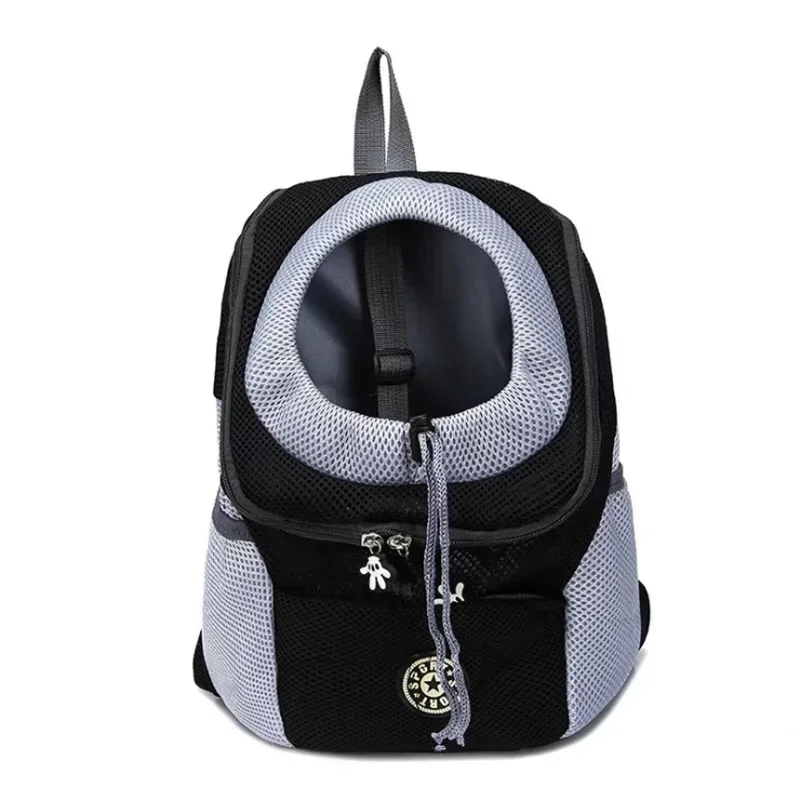 Sac de transport noir pour petit chien et chat sur fond blanc