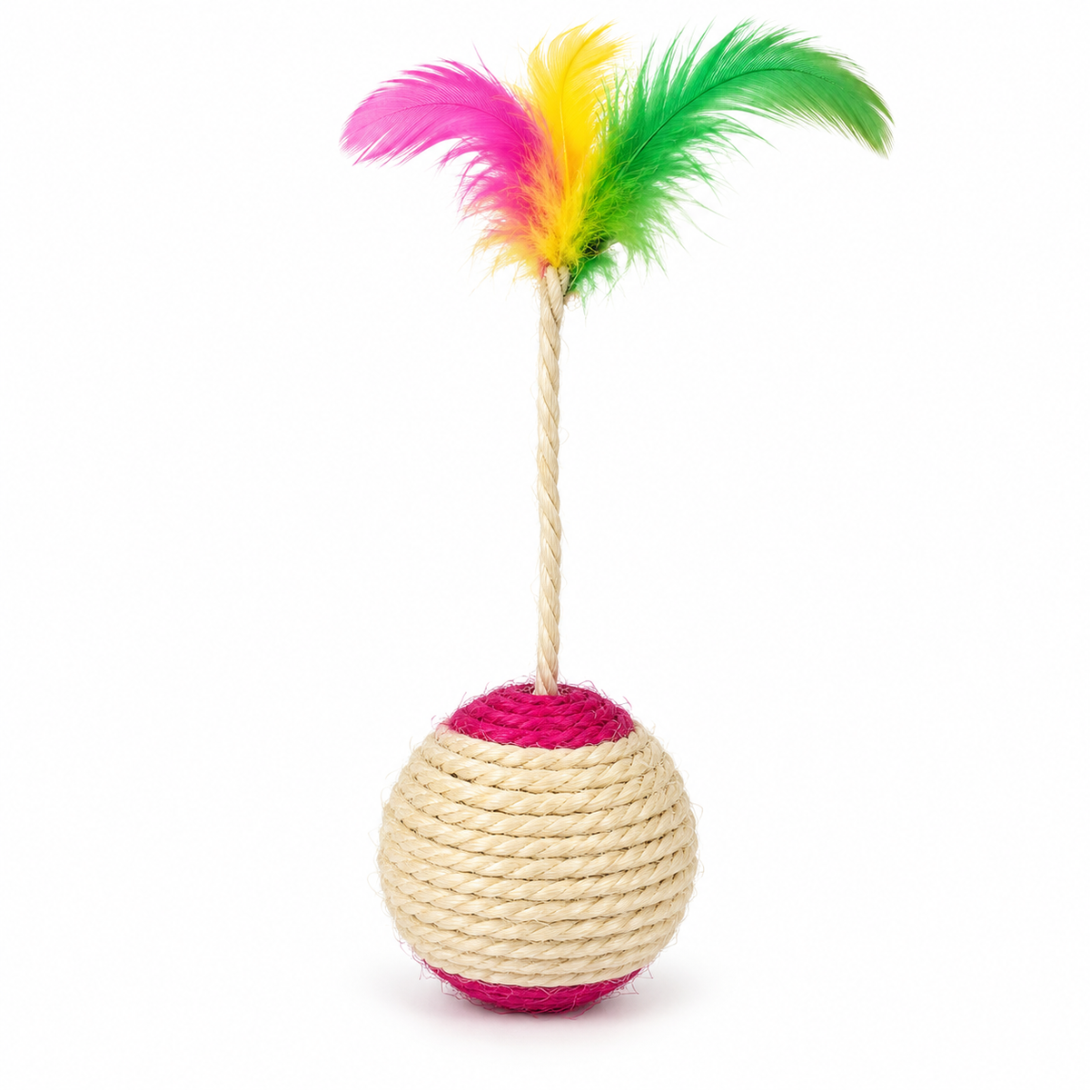 Balle en sisal et plumes pour chat — 1 pièce — produit sur fond blanc