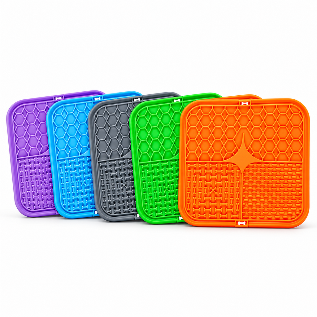 Tapis de léchage à ventouses pour chien et chat — 15,5 cm — fond blanc
